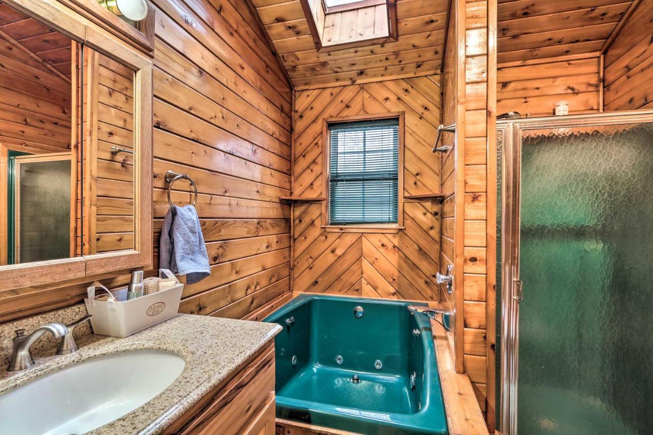 Henryville Home With Hot Tub About 5 Mi To Camelback! Exteriér fotografie